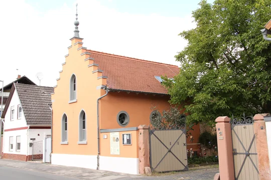 ehemalige Synagoge Erfelden, Straßenansicht