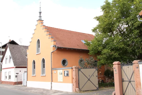 ehemalige Synagoge Erfelden, Straßenansicht